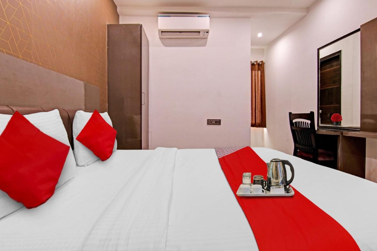 Hotel 19 West Neu-Delhi Exterior foto